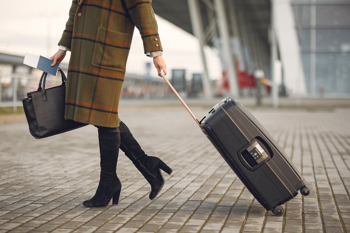 Scansione del volto al controllo automatico in aeroporto