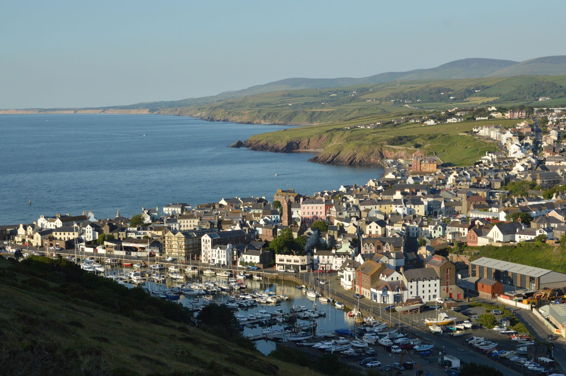 Villaggio costiero sull'Isola di Man nel mare d'Irlanda, dipendenza della Corona